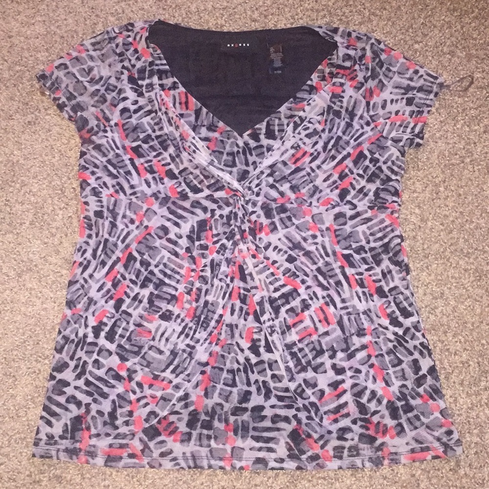 Axcess black red gray short sleeve lined top